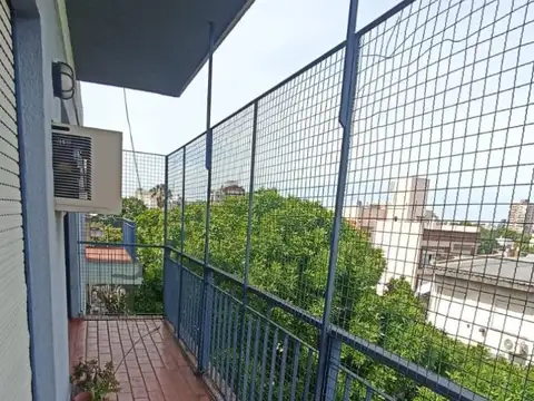 DEPARTAMENTO 3 AMBIENTES C/ 2 BALCONES (bajas expensas)