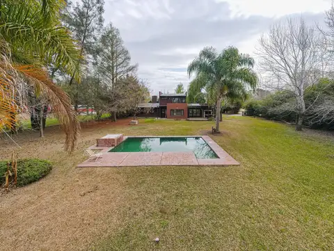 CASA EN VENTA EN ROLDAN CON PARQUE DE 3600 M2