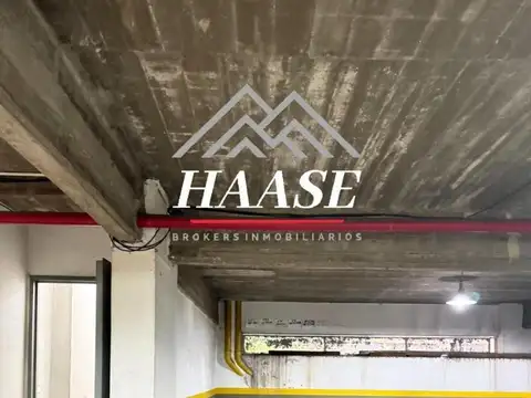 Oficina en Alquiler con 2 cocheras