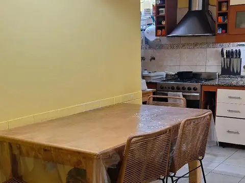 Depto Tipo Casa en Venta de 4 ambientes