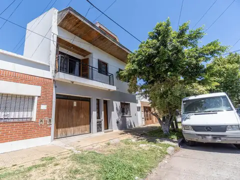 Venta casa 6 ambientes en Caseros