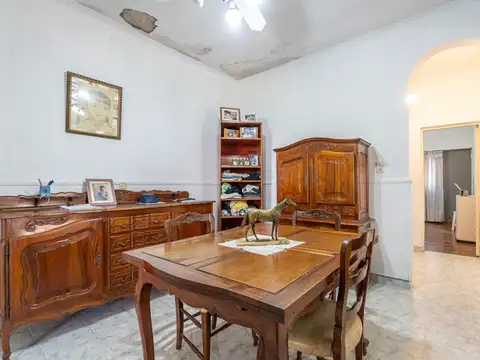 Venta casa 6 ambientes en Caseros