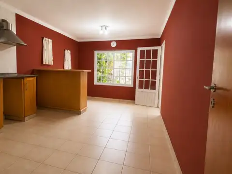 Casa en Alquiler en Banfield, $ 600.000