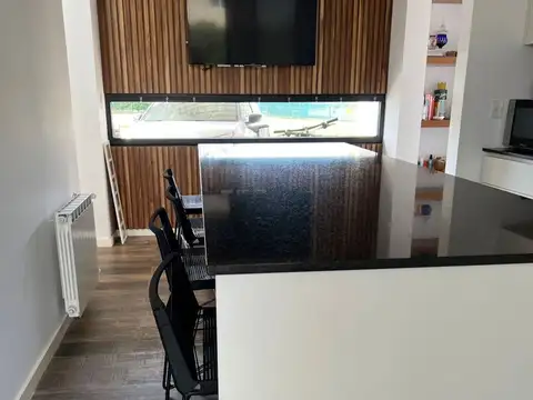 VENTA. CASA .  Barrio privado Cantón Norte.