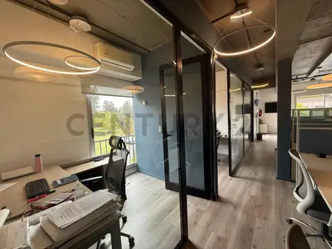Oficina en Venta con 2 cocheras