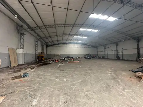 Galpón - Depósito  750 m2.  en Barracas   - ALQUILER