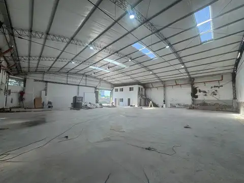 Galpón - Depósito  750 m2.  en Barracas   - ALQUILER