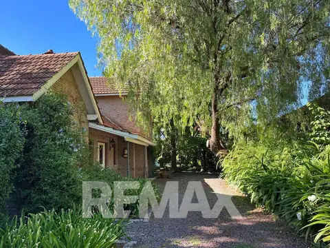 CASA EN VENTA CON PILETA, B CERRADO VILLA ROSA