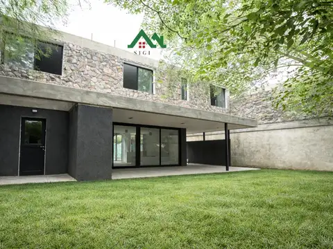 Casa en venta de 3 dormitorios - Barrio  La Carolina, Housing Acacia Norte