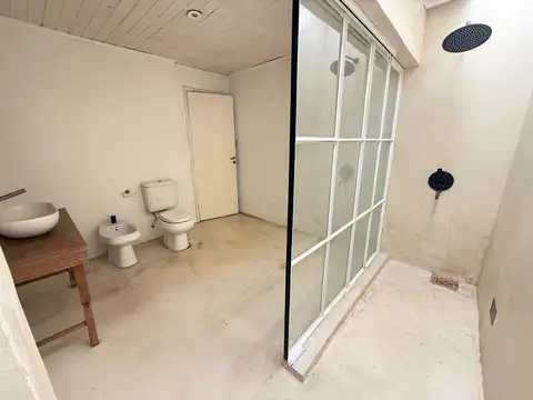 Casa en Alquiler y Venta en Punta Chica