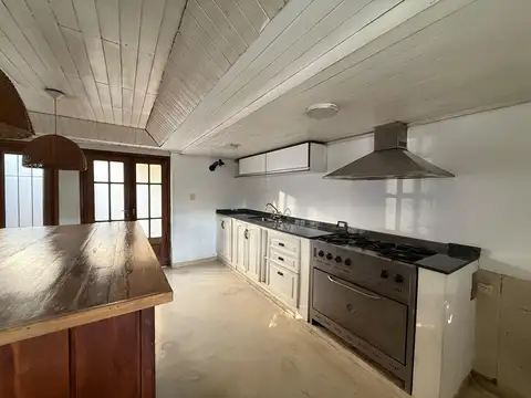 Casa en Alquiler y Venta en Punta Chica