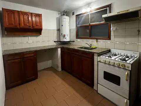 Departamento en Alquiler en Haedo, $ 650.000