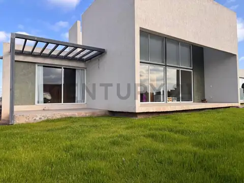 Casa en Venta barrio privado Las Retamas-Maipu