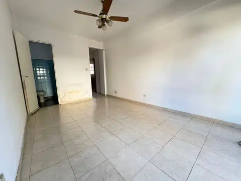 Departamento en Venta en Parque Chacabuco, USD 65.000