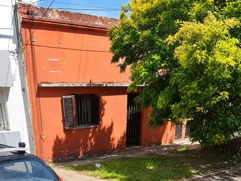 CASA VENTA CON LOTE IDEAL RECICLADOR LA PLATA