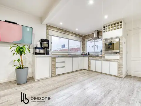 Casa 4 ambientes con 4 baños