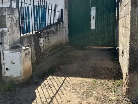 CASA INTERNA EN VILLA ADELA DE 2 DORMITORIOS