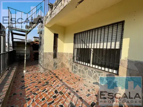 Casa interna de pasillo dos dorm en venta