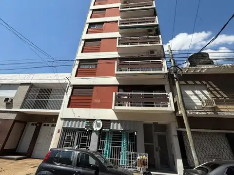3 AMBIENTES AL FRENTE CON BALCON A METROS AVDA. MITRE