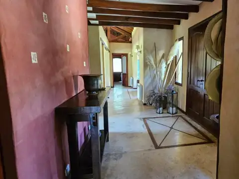 Increible casa en Campos de Roca - Lote amplio