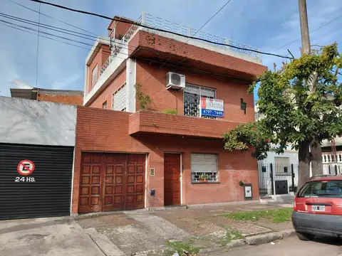EXCELENTE PH TIPO CASA INDEPENDIENTE CON COCHERA Y TERRAZA 