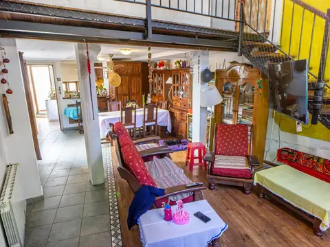 Casa en Venta con 2 cocheras