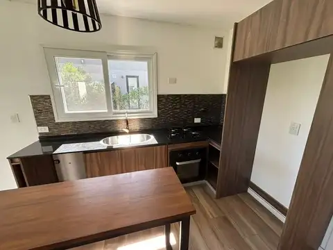 Venta Casa 5 Ambientes con Pileta Barrio Ceibos Puertos del Lago