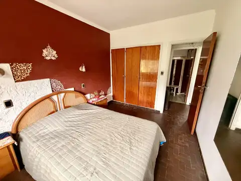 Casa + Dpto Independiente en Venta, Parque Luro