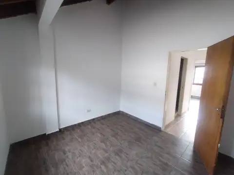 Depto Tipo Casa en Alquiler con 1 cocheras