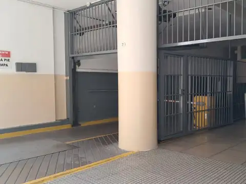 VENTA COMODA COCHERA EN MICROCENTRO