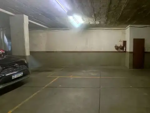 Cochera Tandem en Planta Baja en Recoleta