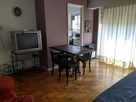 Luminoso 2 AMB en Reconquista al 900 