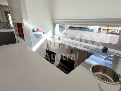 CASA 3 DORMITORIOS EN BARRIO LA HERRADURA