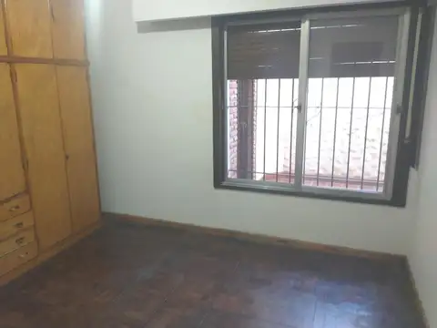 Depto Tipo Casa en Alquiler con 1 cocheras