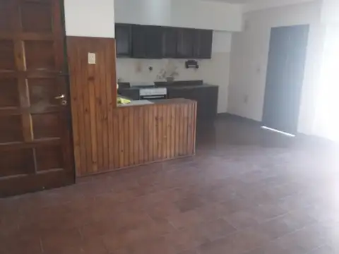 Depto Tipo Casa en Alquiler con 1 cocheras