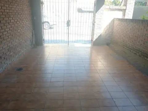 Depto Tipo Casa en Alquiler de 2 dormitorios