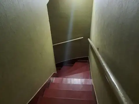 AV. Montevideo n° 88  e/  Calles 32 y 33