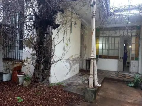 Casa 6 ambientes con 1 baño