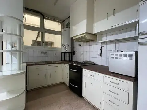 Casa 12 ambientes con 4 baños