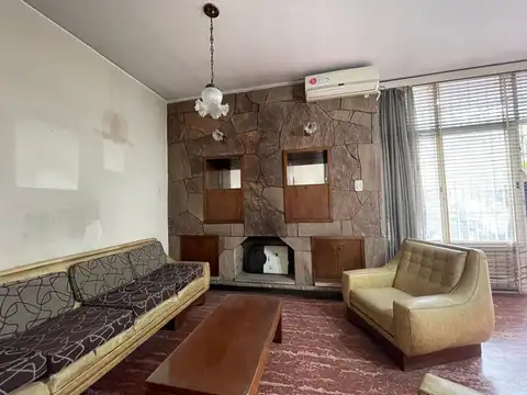 Casa en Venta con 5 cocheras