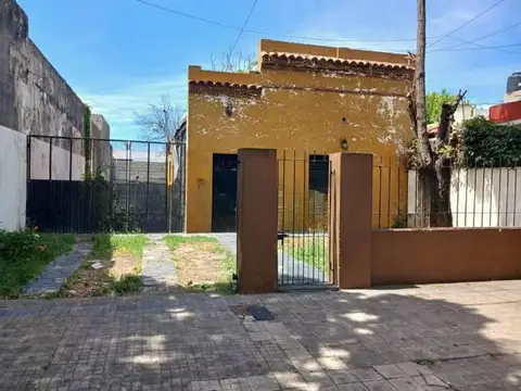 Casa en  venta en La Plata