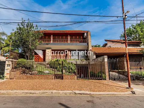 Casa en Venta con 4 cocheras