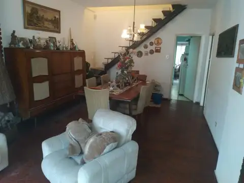 HAEDO Chalet 5 ambientes apta crédito