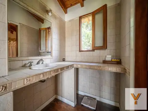 Casa en venta - 4 Dormitorios 3 Baños - Ezeiza