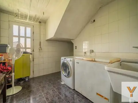 Casa 5 ambientes con 2 baños