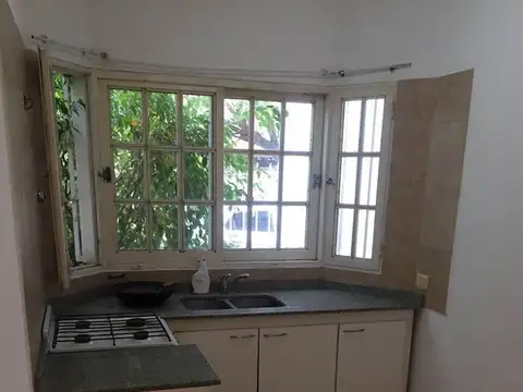 Casa en Alquiler con 1 cochera