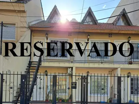 DEPARTAMETO CON COCHERA Y PATIO EN VENTA - APTO CREDITO