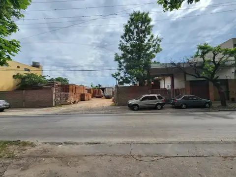 EXCELENTE FRACCIÓN DE 2.100M² CON SECTOR ADMINISTRATIVO 