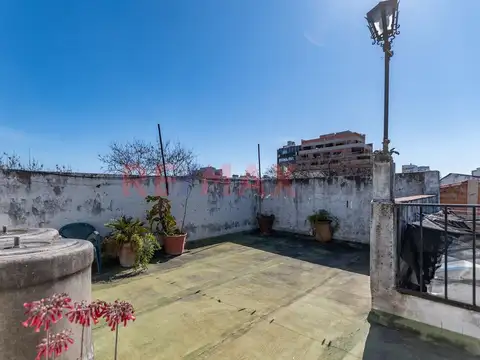 Venta CASA 5 ambientes, Flores, terraza y cochera