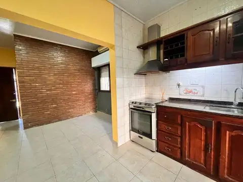 Venta casa 3 Amb con jardín OPORTUNIDAD Turdera